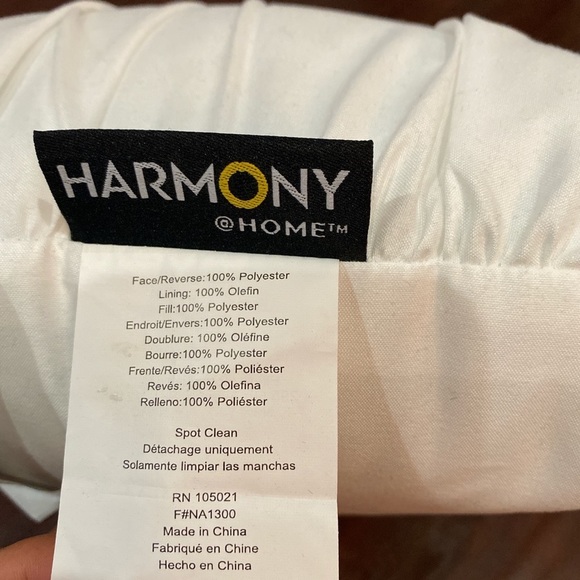 Small white throw pillow - Picture 9 of 10